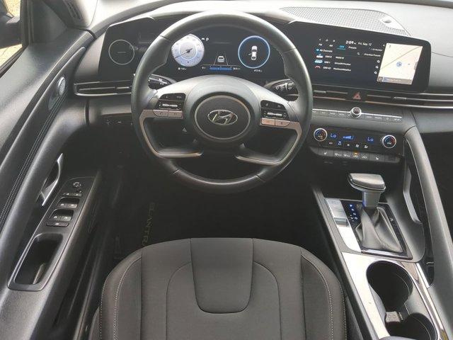Photo of 2023 Onyx Black Hyundai ELANTRA