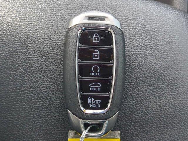Photo of 2023 Onyx Black Hyundai ELANTRA