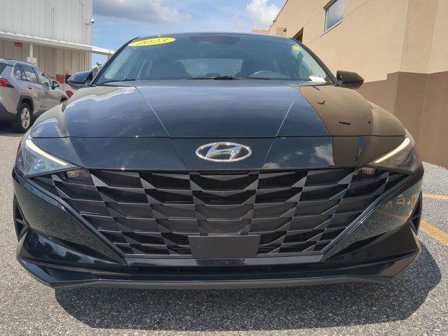 Photo of 2023 Onyx Black Hyundai ELANTRA