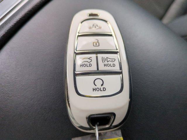 Photo of 2022 Shimmering Silver Hyundai SANTA FE