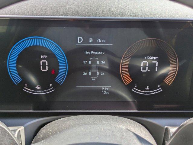 Photo of 2025 Atlas White Hyundai SANTA CRUZ