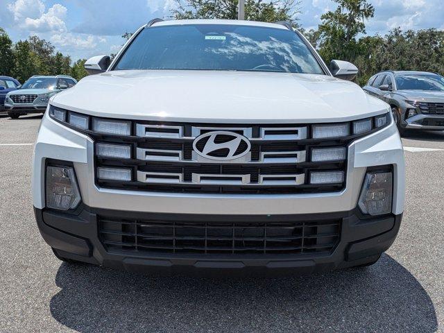 Photo of 2025 Atlas White Hyundai SANTA CRUZ
