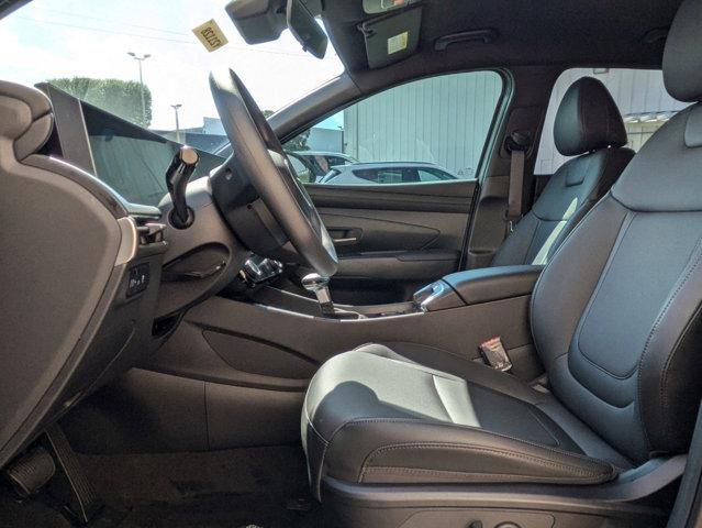 Photo of 2025 Atlas White Hyundai SANTA CRUZ
