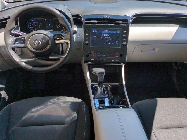 Photo of 2024 White Pearl Hyundai TUCSON