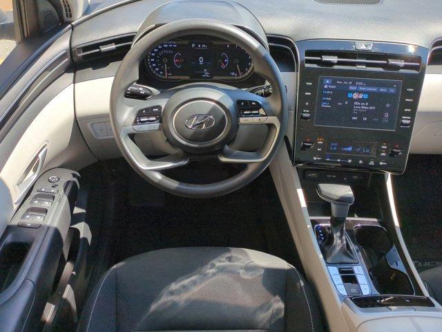 Photo of 2024 White Pearl Hyundai TUCSON