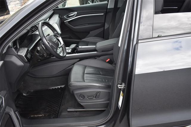Photo of 2021 Gray Metallic Audi e-tron