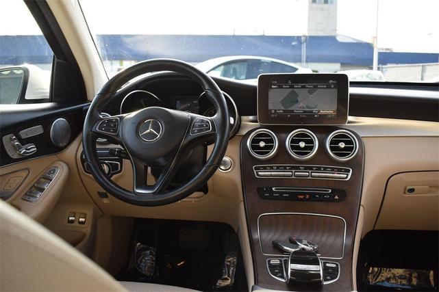 Photo of 2019 Polar White Mercedes-Benz GLC 350e
