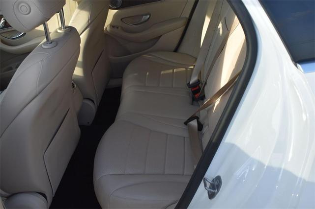 Photo of 2019 Polar White Mercedes-Benz GLC 350e