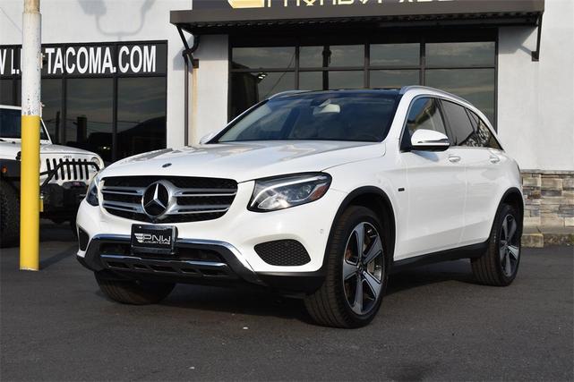 Photo of 2019 Polar White Mercedes-Benz GLC 350e