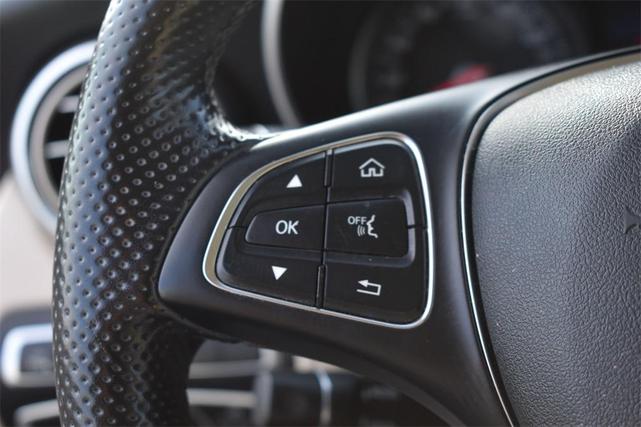 Photo of 2019 Polar White Mercedes-Benz GLC 350e