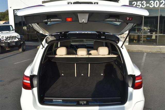 Photo of 2019 Polar White Mercedes-Benz GLC 350e