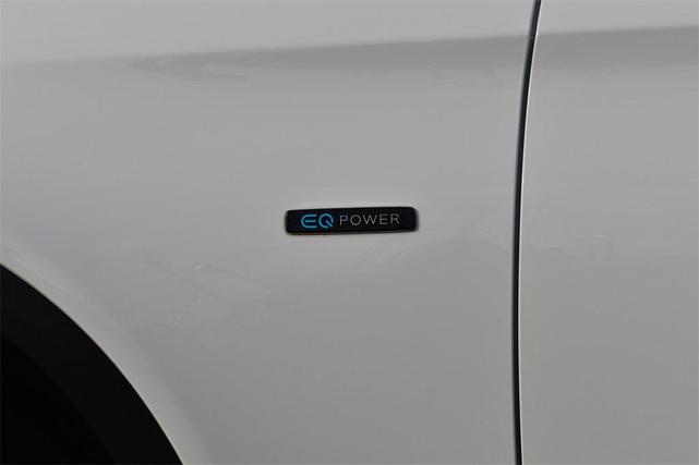 Photo of 2019 Polar White Mercedes-Benz GLC 350e