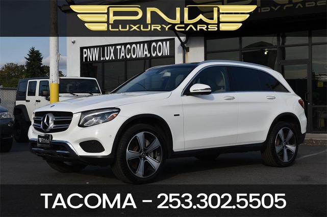 Photo of 2019 Polar White Mercedes-Benz GLC 350e