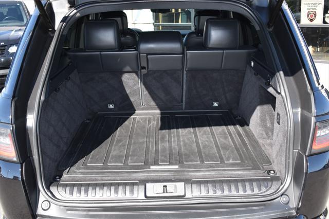 Photo of 2020 Black Land Rover Range Rover Sport