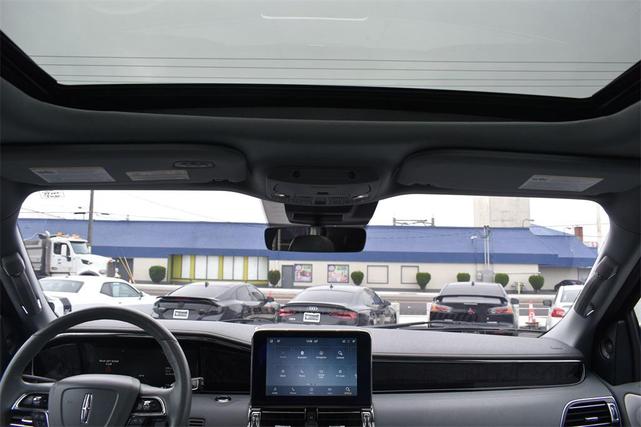 Photo of 2020 Blue Diamond Lincoln Navigator