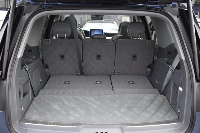 Photo of 2020 Blue Diamond Lincoln Navigator