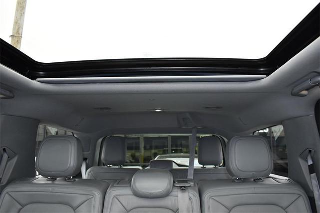 Photo of 2020 Blue Diamond Lincoln Navigator