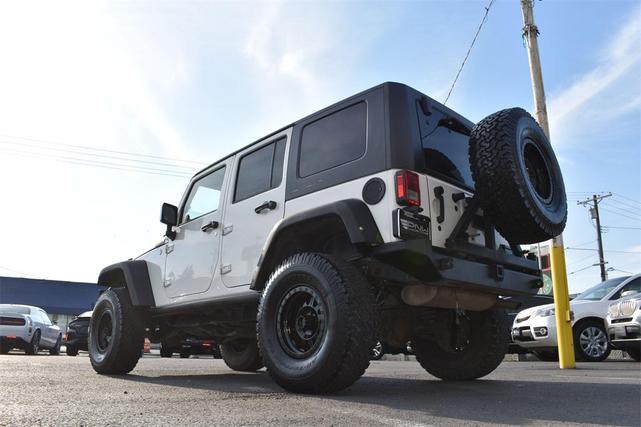 Photo of 2010 Stone White Clearcoat Jeep Wrangler Unlimited