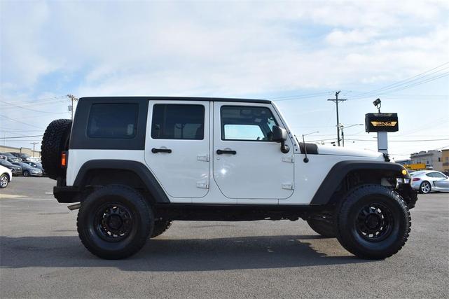 Photo of 2010 Stone White Clearcoat Jeep Wrangler Unlimited