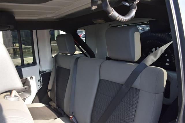 Photo of 2010 Stone White Clearcoat Jeep Wrangler Unlimited