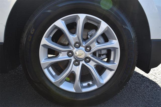 Photo of 2021 Silver Ice Metallic Chevrolet Equinox