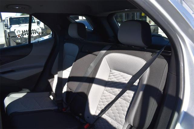 Photo of 2021 Silver Ice Metallic Chevrolet Equinox