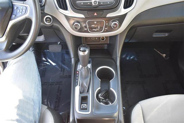 Photo of 2021 Silver Ice Metallic Chevrolet Equinox