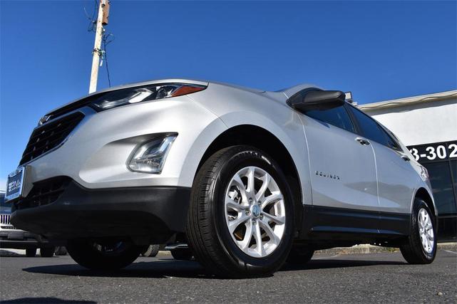 Photo of 2021 Silver Ice Metallic Chevrolet Equinox
