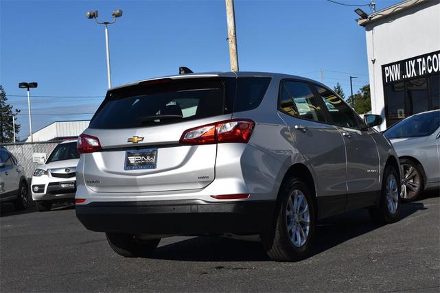 Photo of 2021 Silver Ice Metallic Chevrolet Equinox