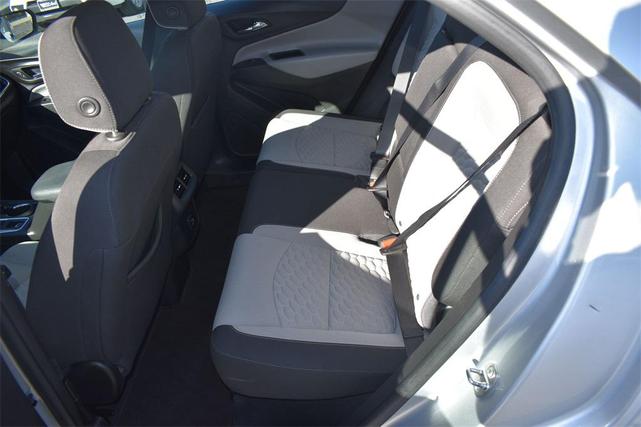 Photo of 2021 Silver Ice Metallic Chevrolet Equinox