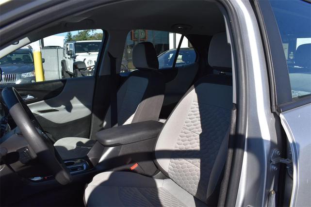 Photo of 2021 Silver Ice Metallic Chevrolet Equinox