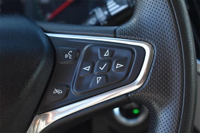Photo of 2021 Silver Ice Metallic Chevrolet Equinox