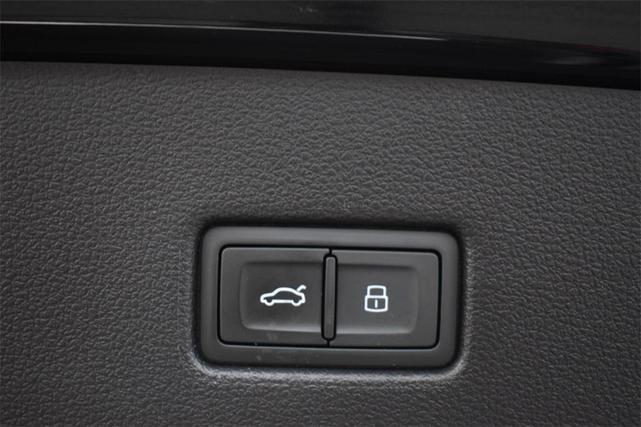Photo of 2020 Black Metallic Audi S7