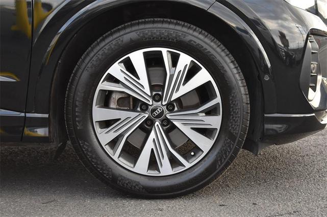 Photo of 2021 Glacier White Audi e-tron