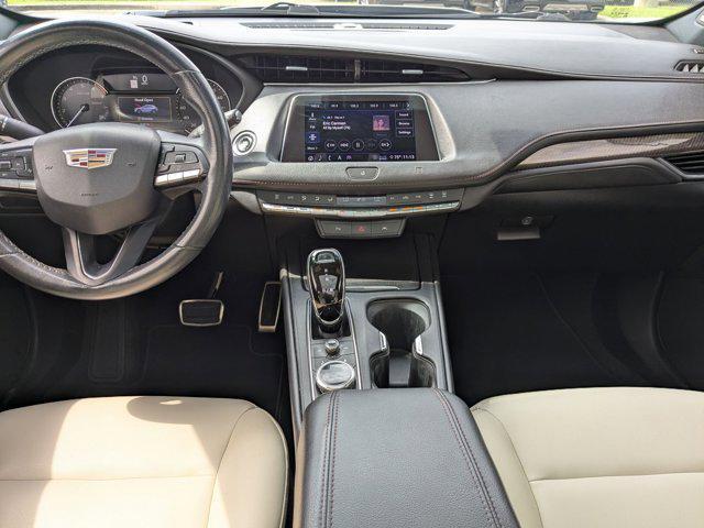 Photo of 2020 Radiant Silver Metallic Cadillac XT4