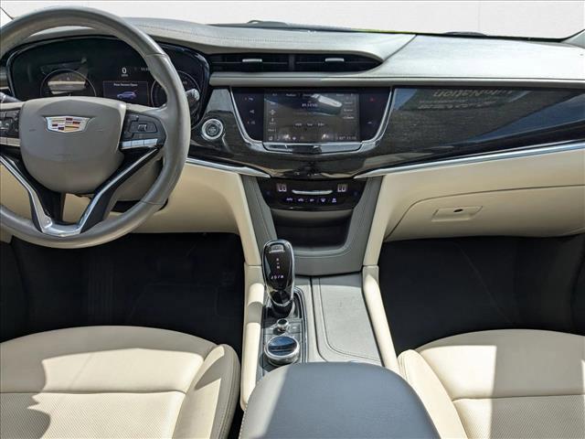 Photo of 2020 Garnet Metallic Cadillac XT6