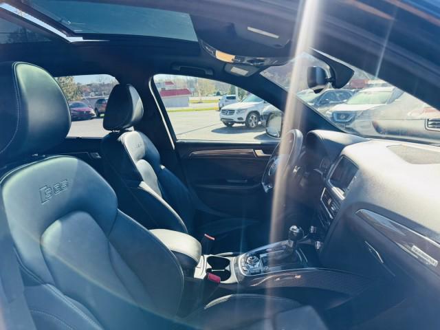 Photo of 2017 Moonlight Blue Metallic Audi SQ5