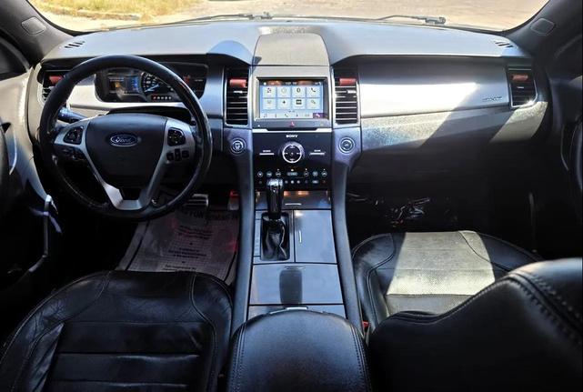 Photo of 2018 Magnetic Metallic Ford Taurus