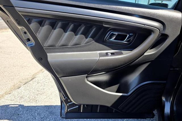 Photo of 2018 Magnetic Metallic Ford Taurus