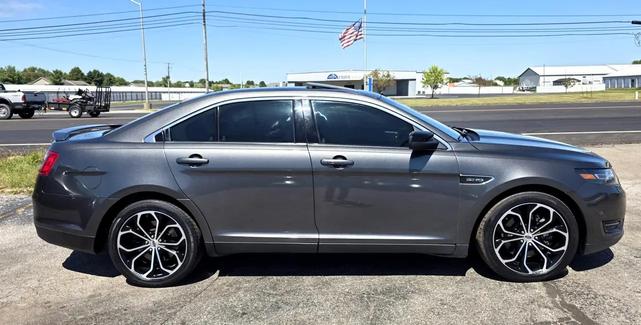 Photo of 2018 Magnetic Metallic Ford Taurus