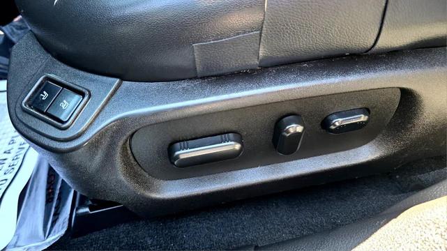 Photo of 2018 Magnetic Metallic Ford Taurus