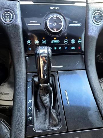 Photo of 2018 Magnetic Metallic Ford Taurus