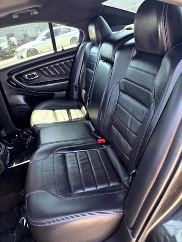 Photo of 2018 Magnetic Metallic Ford Taurus