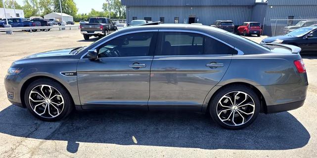 Photo of 2018 Magnetic Metallic Ford Taurus