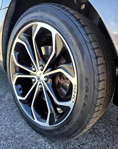 Photo of 2018 Magnetic Metallic Ford Taurus