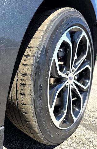 Photo of 2018 Magnetic Metallic Ford Taurus