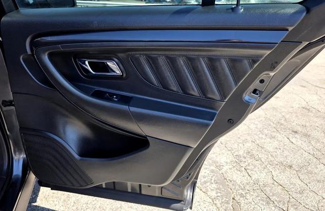 Photo of 2018 Magnetic Metallic Ford Taurus
