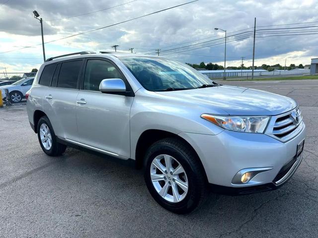 Photo of 2012 Classic Silver Metallic Toyota Highlander