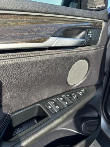 Photo of 2018 Space Gray Metallic BMW X5 eDrive