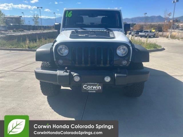 Photo of 2016 Bright White Clearcoat Jeep Wrangler
